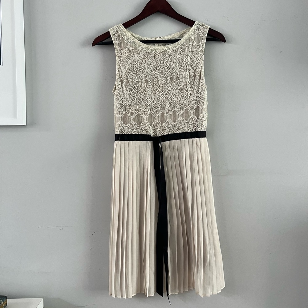 Forever 21 cream lace bodice dress with straight pleated skirt
